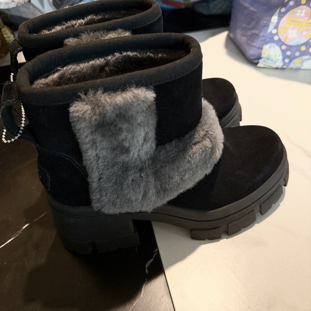 UGG Women's Brooklyn Sunburst WP In Black Suede Size US 8 EUR 39 MSRP $200 NEW